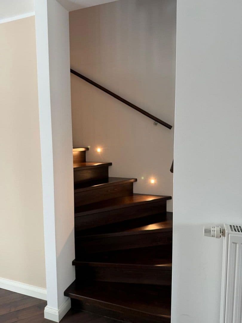 Prodej domu 119 m², pozemek 395 m², Norderstedt, Šlesvicko-Holštýnsko Prodej domu 119 m², pozemek 395 m², Norderstedt, Šlesvicko-Holštýnsko