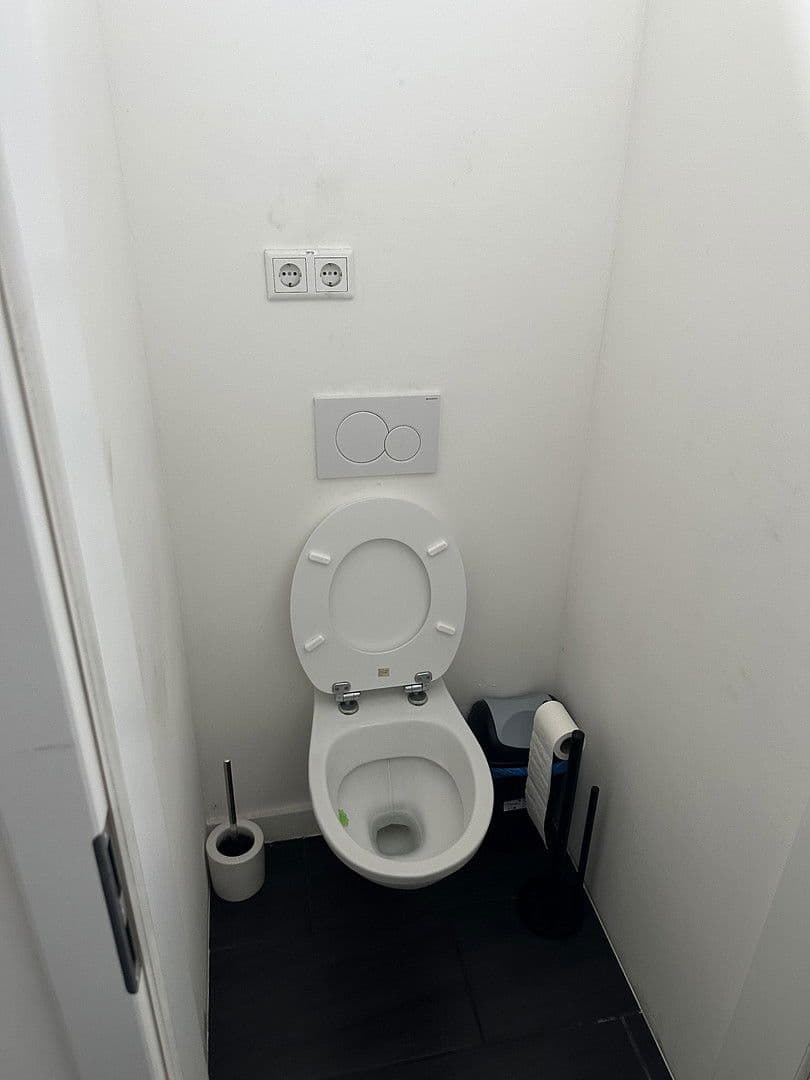 Pronájem nebytového prostoru 323 m², Wiescherstrasse 11b, Wuppertal, Severní Porýní-Vestfálsko Pronájem nebytového prostoru 323 m², Wiescherstrasse 11b, Wuppertal, Severní Porýní-Vestfálsko