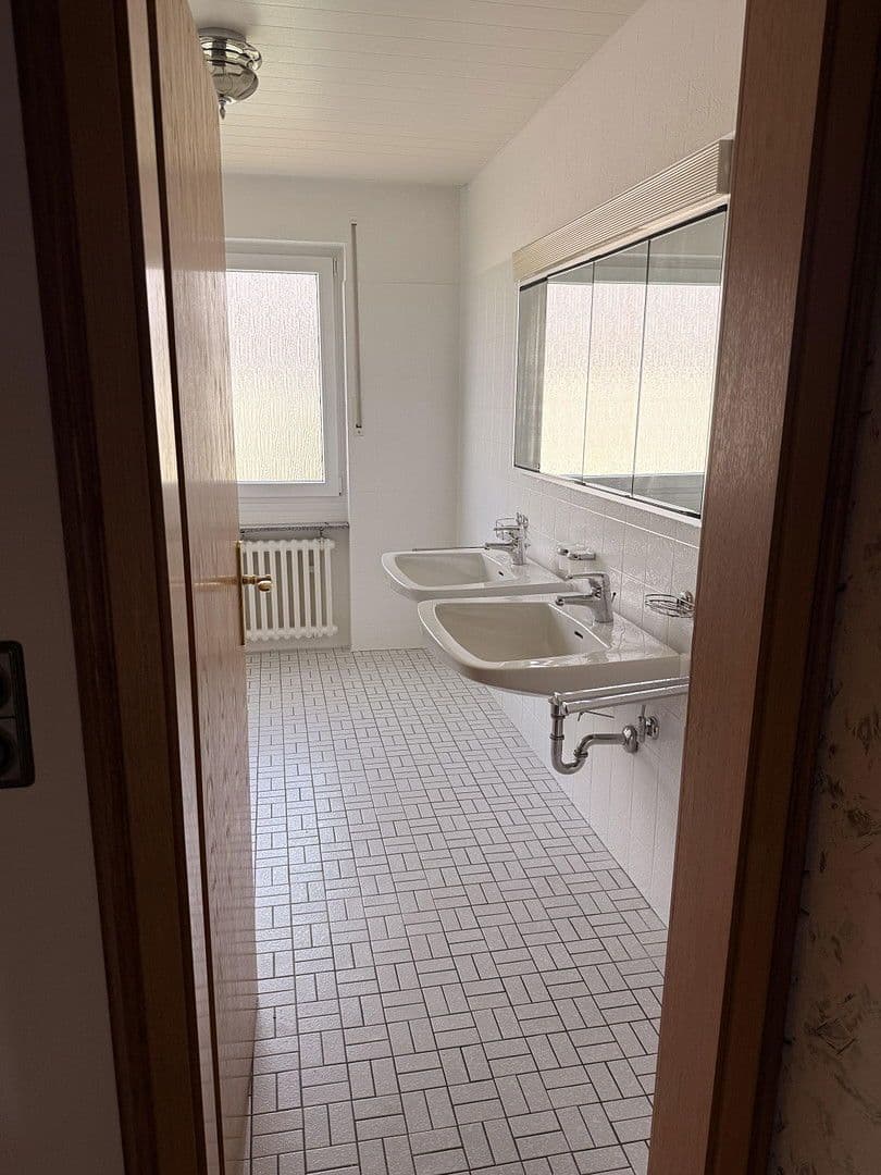 Prodej domu 145 m², pozemek 280 m², Essen, Severní Porýní-Vestfálsko Prodej domu 145 m², pozemek 280 m², Essen, Severní Porýní-Vestfálsko