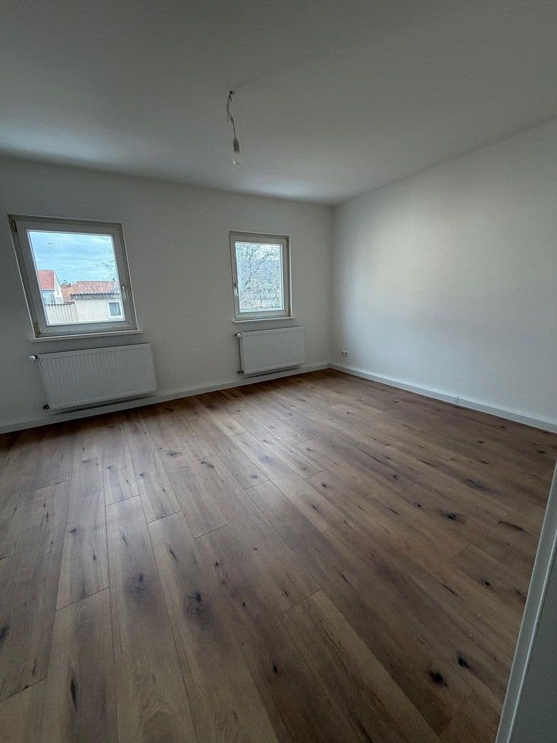 Prodej domu 120 m², pozemek 250 m², Lehrgasse 6, Herxheim bei Landau/Pfalz, Porýní-Falc Prodej domu 120 m², pozemek 250 m², Lehrgasse 6, Herxheim bei Landau/Pfalz, Porýní-Falc