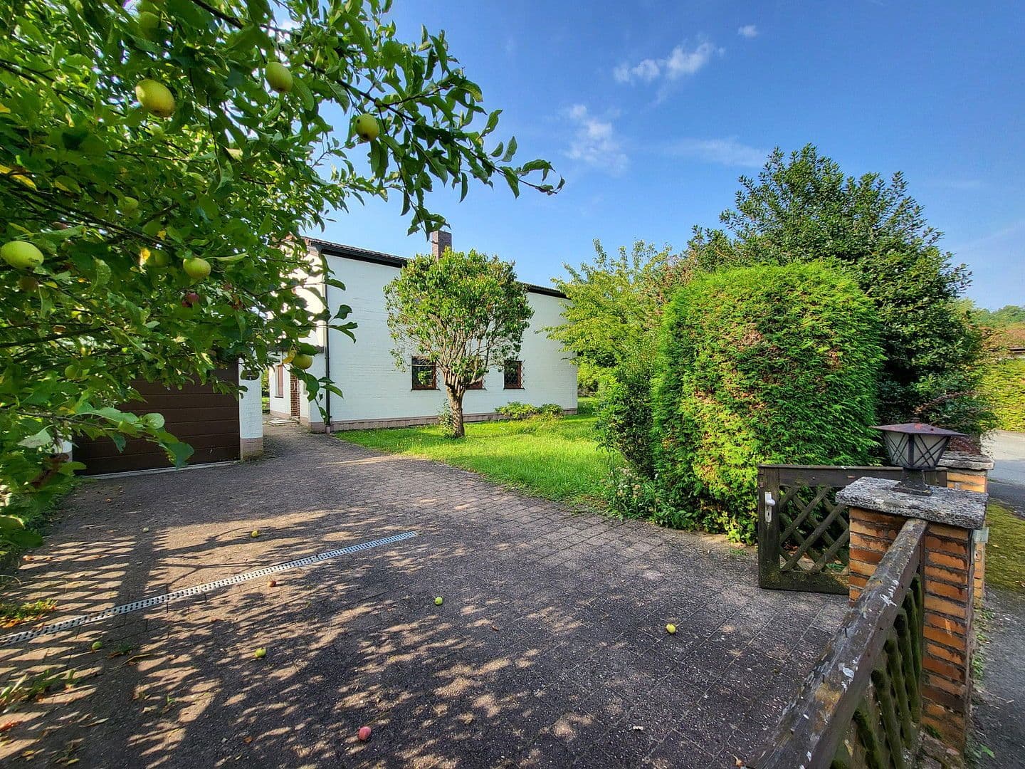 Prodej pozemku 1.315 m², Schloßweg 27, Marloffstein, Bavorsko Prodej pozemku 1.315 m², Schloßweg 27, Marloffstein, Bavorsko