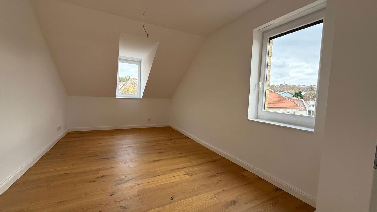 Pronájem bytu 3+1 83 m², Nieder-Olm, Porýní-Falc Pronájem bytu 3+1 83 m², Nieder-Olm, Porýní-Falc