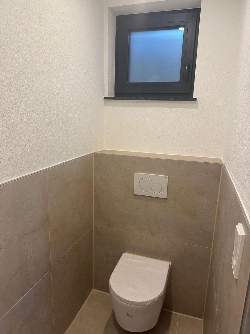 Pronájem bytu 2+kk 84 m², Wendlingen am Neckar, Bádensko-Württembersko Pronájem bytu 2+kk 84 m², Wendlingen am Neckar, Bádensko-Württembersko