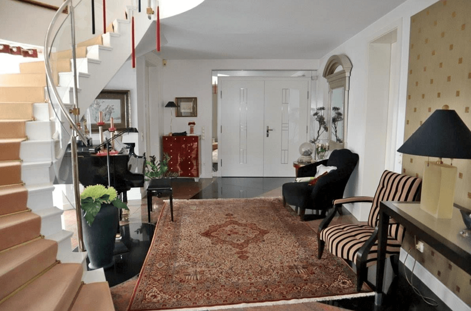 Prodej domu 350 m², pozemek 1.387 m², Flieden, Hessen Prodej domu 350 m², pozemek 1.387 m², Flieden, Hessen