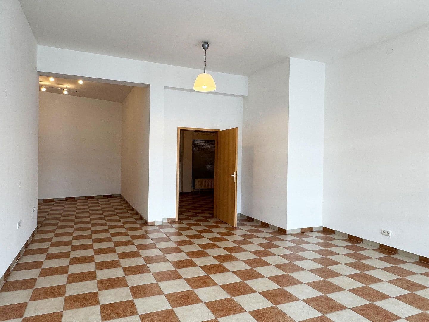 Prodej nebytového prostoru 76 m², Weiserstraße 28, Salzburg, Salcbursko Prodej nebytového prostoru 76 m², Weiserstraße 28, Salzburg, Salcbursko