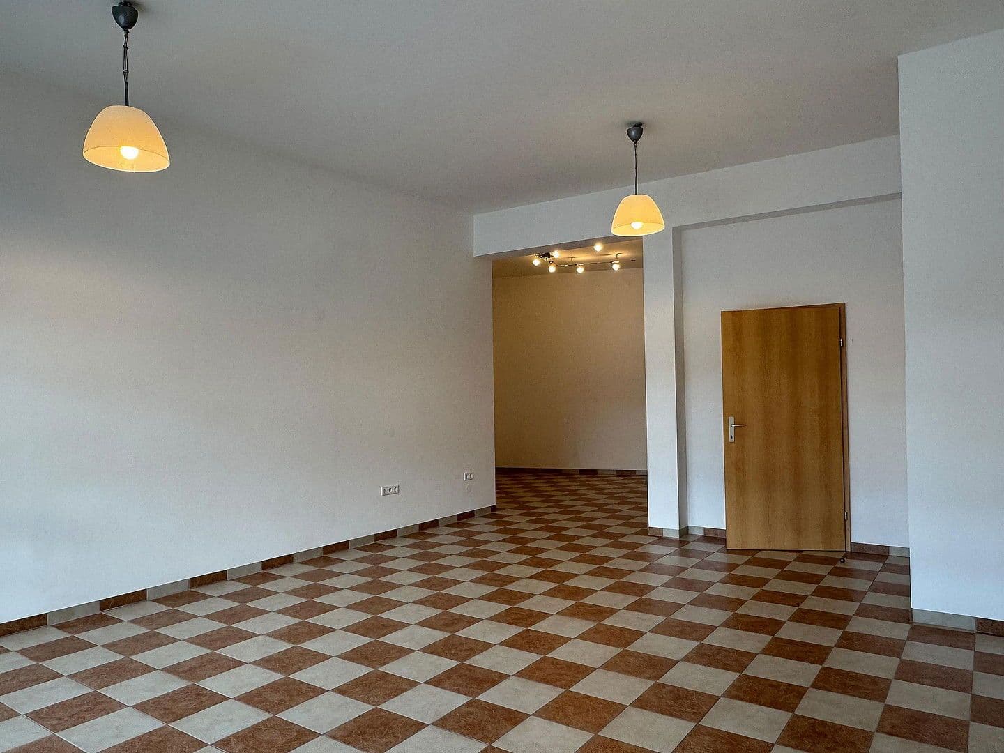 Prodej nebytového prostoru 76 m², Weiserstraße 28, Salzburg, Salcbursko Prodej nebytového prostoru 76 m², Weiserstraße 28, Salzburg, Salcbursko