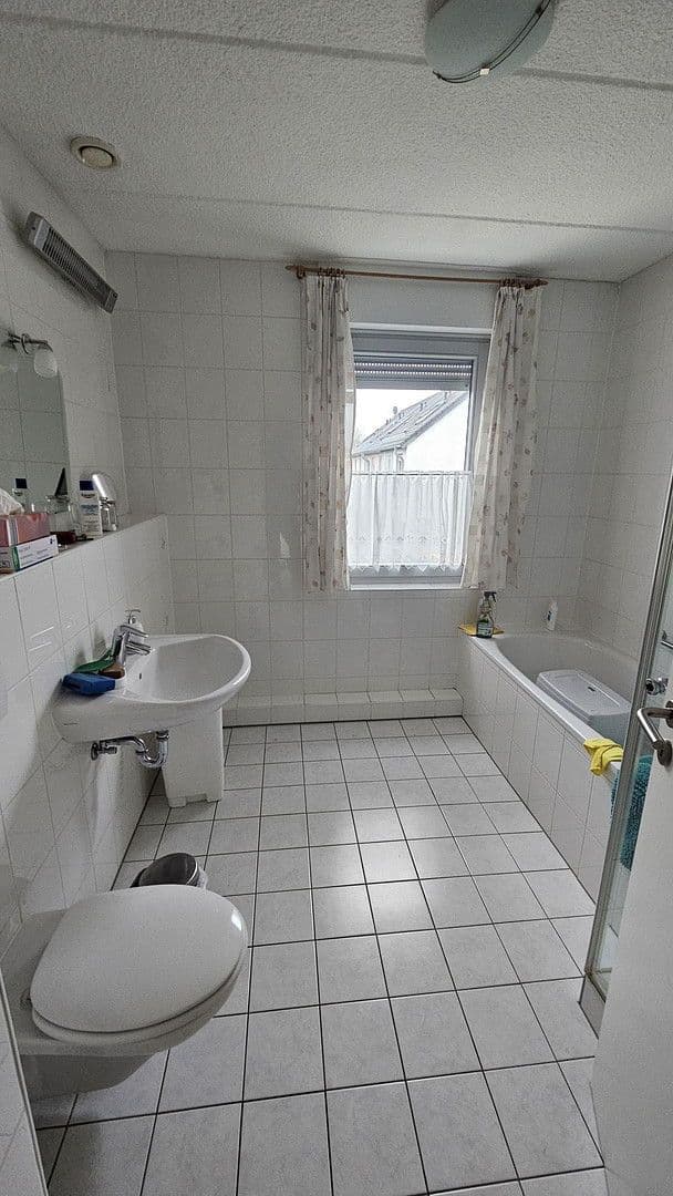 Prodej domu 109 m², pozemek 177 m², Helene-Weber-Str.82, Bonn, Severní Porýní-Vestfálsko Prodej domu 109 m², pozemek 177 m², Helene-Weber-Str.82, Bonn, Severní Porýní-Vestfálsko