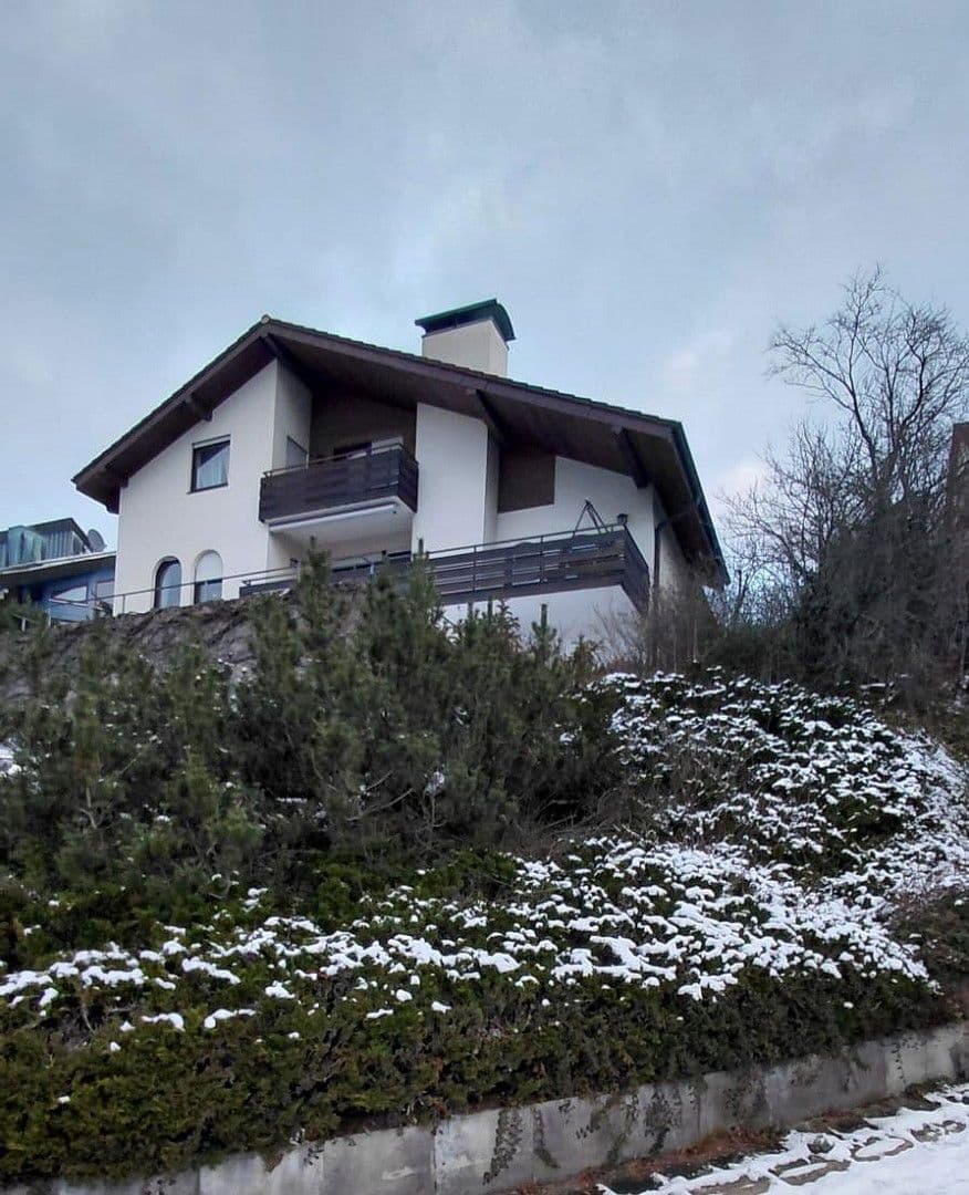 Prodej domu 220 m², pozemek 815 m², Bad Mergentheim, Bádensko-Württembersko Prodej domu 220 m², pozemek 815 m², Bad Mergentheim, Bádensko-Württembersko