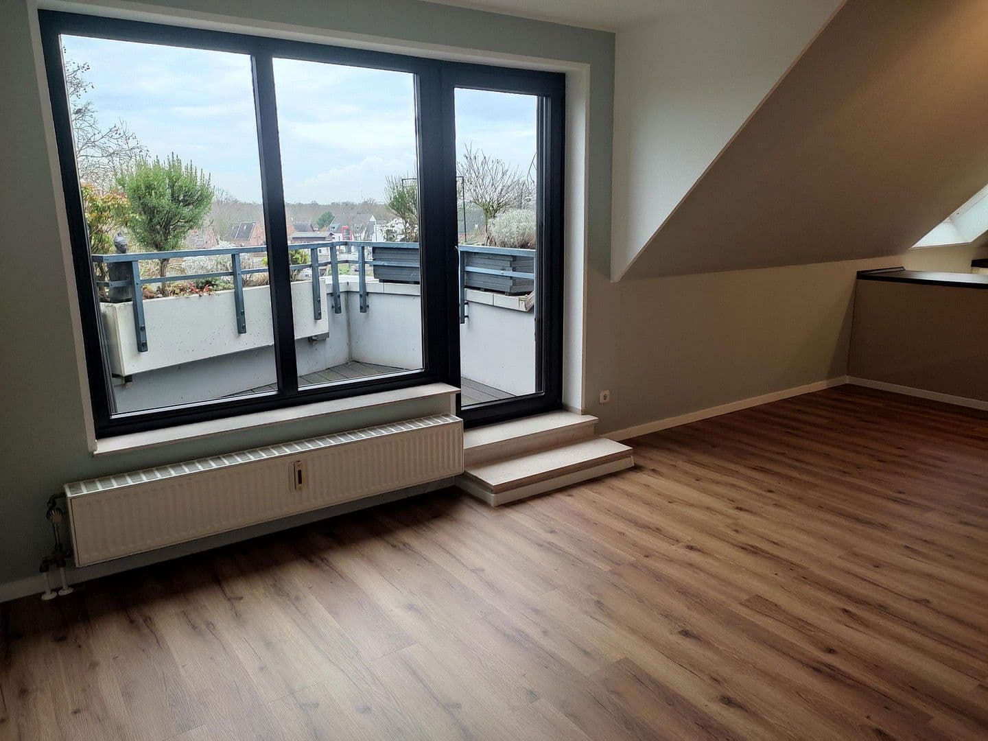 Pronájem bytu 2+1 80 m², Deutzer Straße 68, Neuss, Severní Porýní-Vestfálsko Pronájem bytu 2+1 80 m², Deutzer Straße 68, Neuss, Severní Porýní-Vestfálsko