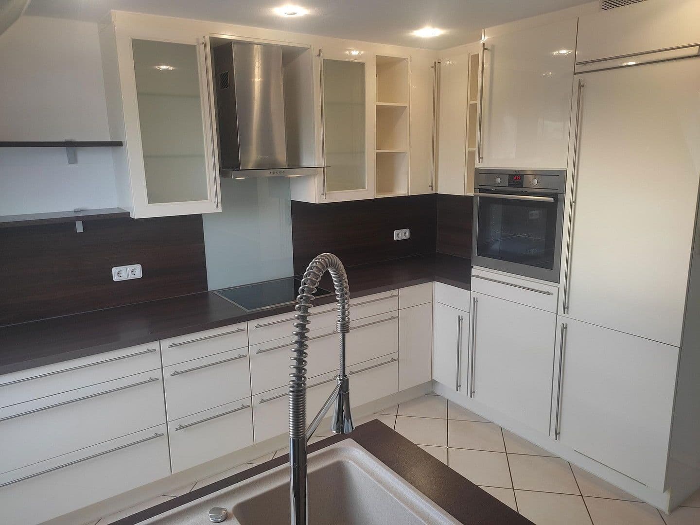 Pronájem bytu 2+1 80 m², Deutzer Straße 68, Neuss, Severní Porýní-Vestfálsko Pronájem bytu 2+1 80 m², Deutzer Straße 68, Neuss, Severní Porýní-Vestfálsko