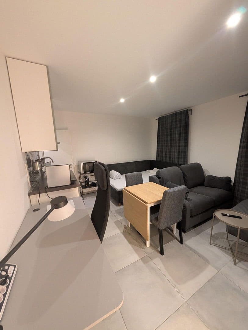 Pronájem bytu 1+1 23 m², Düsseldorf, Severní Porýní-Vestfálsko Pronájem bytu 1+1 23 m², Düsseldorf, Severní Porýní-Vestfálsko