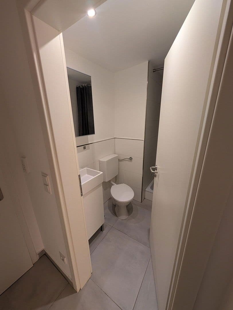 Pronájem bytu 1+1 23 m², Düsseldorf, Severní Porýní-Vestfálsko Pronájem bytu 1+1 23 m², Düsseldorf, Severní Porýní-Vestfálsko