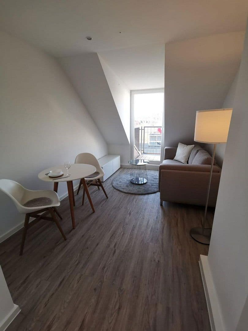 Pronájem bytu 2+1 26 m², Jahnstraße 96, Düsseldorf, Severní Porýní-Vestfálsko Pronájem bytu 2+1 26 m², Jahnstraße 96, Düsseldorf, Severní Porýní-Vestfálsko