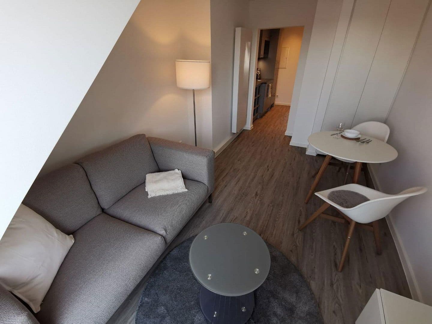 Pronájem bytu 2+1 26 m², Jahnstraße 96, Düsseldorf, Severní Porýní-Vestfálsko Pronájem bytu 2+1 26 m², Jahnstraße 96, Düsseldorf, Severní Porýní-Vestfálsko