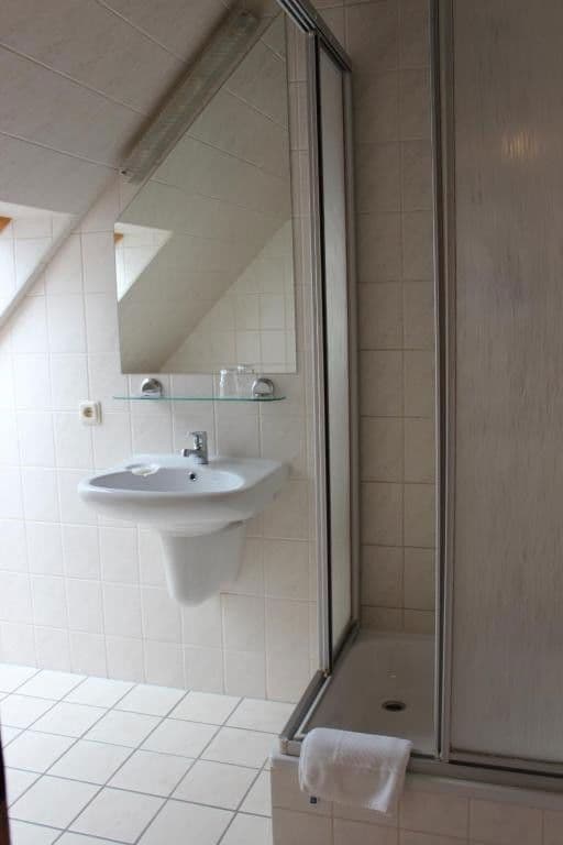 Prodej domu 1.040 m², pozemek 1.400 m², Hauptstraße 50, Bad Langensalza, Durynsko Prodej domu 1.040 m², pozemek 1.400 m², Hauptstraße 50, Bad Langensalza, Durynsko