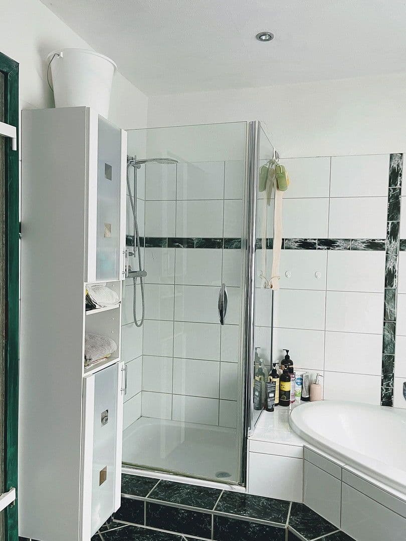 Prodej domu 1.040 m², pozemek 1.400 m², Hauptstraße 50, Bad Langensalza, Durynsko Prodej domu 1.040 m², pozemek 1.400 m², Hauptstraße 50, Bad Langensalza, Durynsko