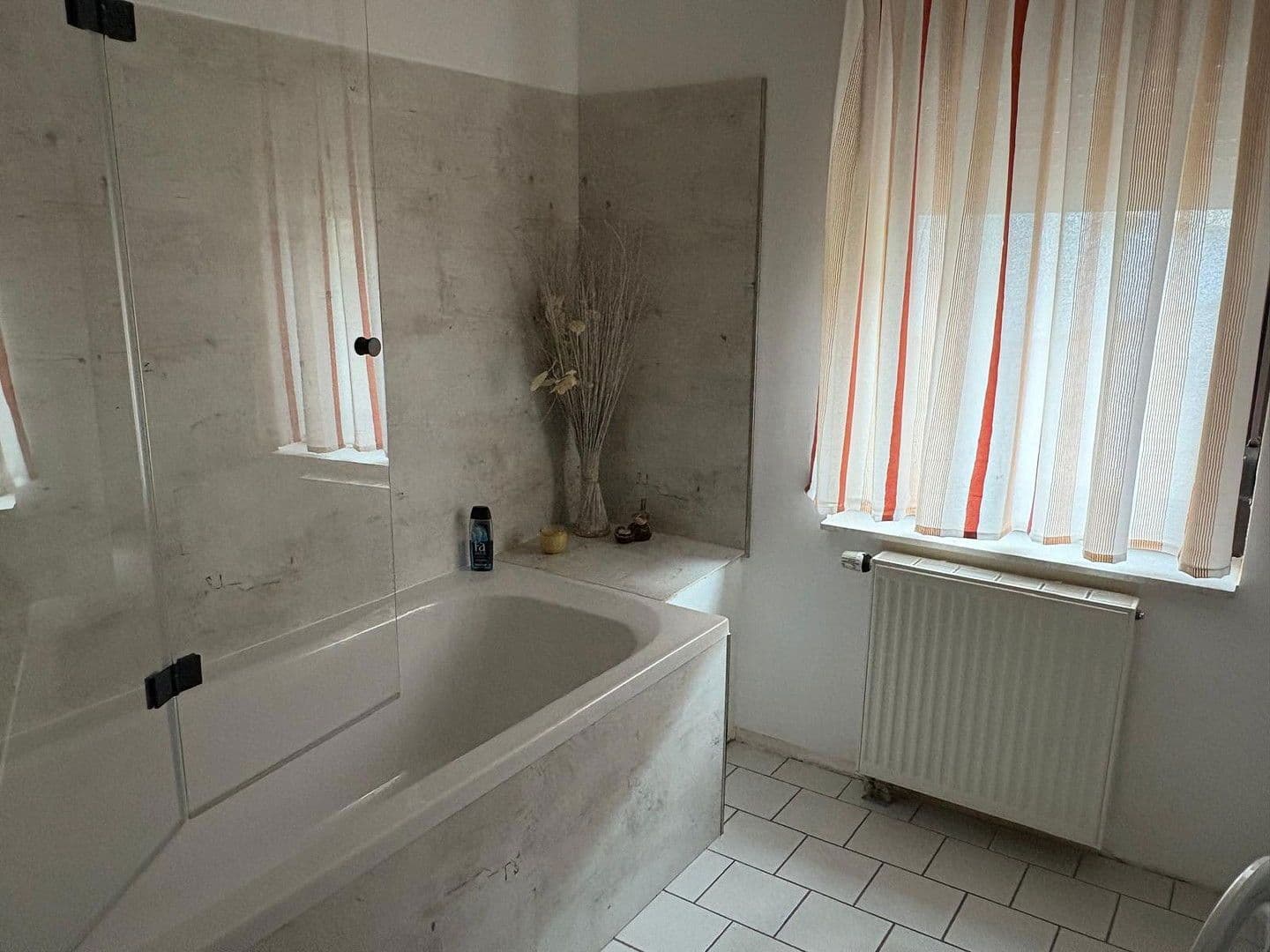 Prodej domu 1.040 m², pozemek 1.400 m², Hauptstraße 50, Bad Langensalza, Durynsko Prodej domu 1.040 m², pozemek 1.400 m², Hauptstraße 50, Bad Langensalza, Durynsko