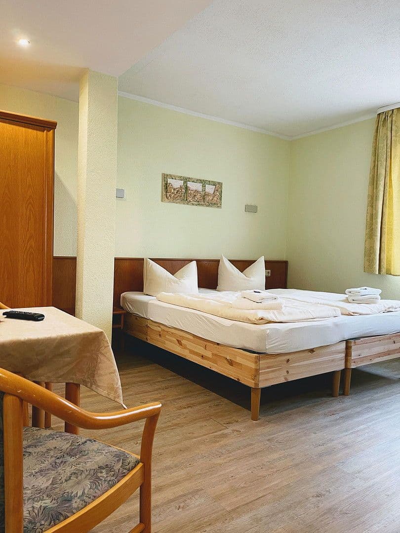 Prodej domu 1.040 m², pozemek 1.400 m², Hauptstraße 50, Bad Langensalza, Durynsko Prodej domu 1.040 m², pozemek 1.400 m², Hauptstraße 50, Bad Langensalza, Durynsko