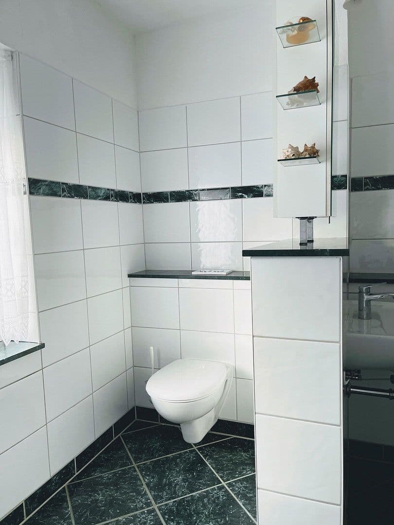 Prodej domu 1.040 m², pozemek 1.400 m², Hauptstraße 50, Bad Langensalza, Durynsko Prodej domu 1.040 m², pozemek 1.400 m², Hauptstraße 50, Bad Langensalza, Durynsko