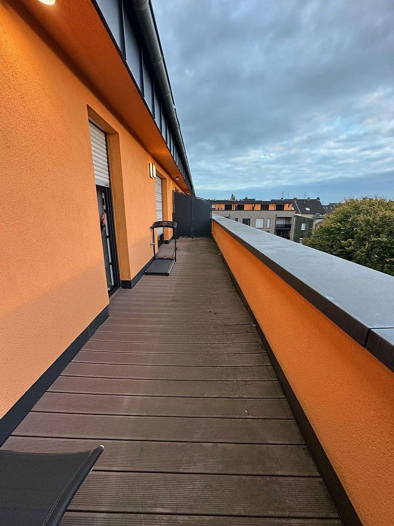 Pronájem bytu 4+1 132 m², Prinz-Ferdiand-Str. 144, Krefeld, Severní Porýní-Vestfálsko Pronájem bytu 4+1 132 m², Prinz-Ferdiand-Str. 144, Krefeld, Severní Porýní-Vestfálsko