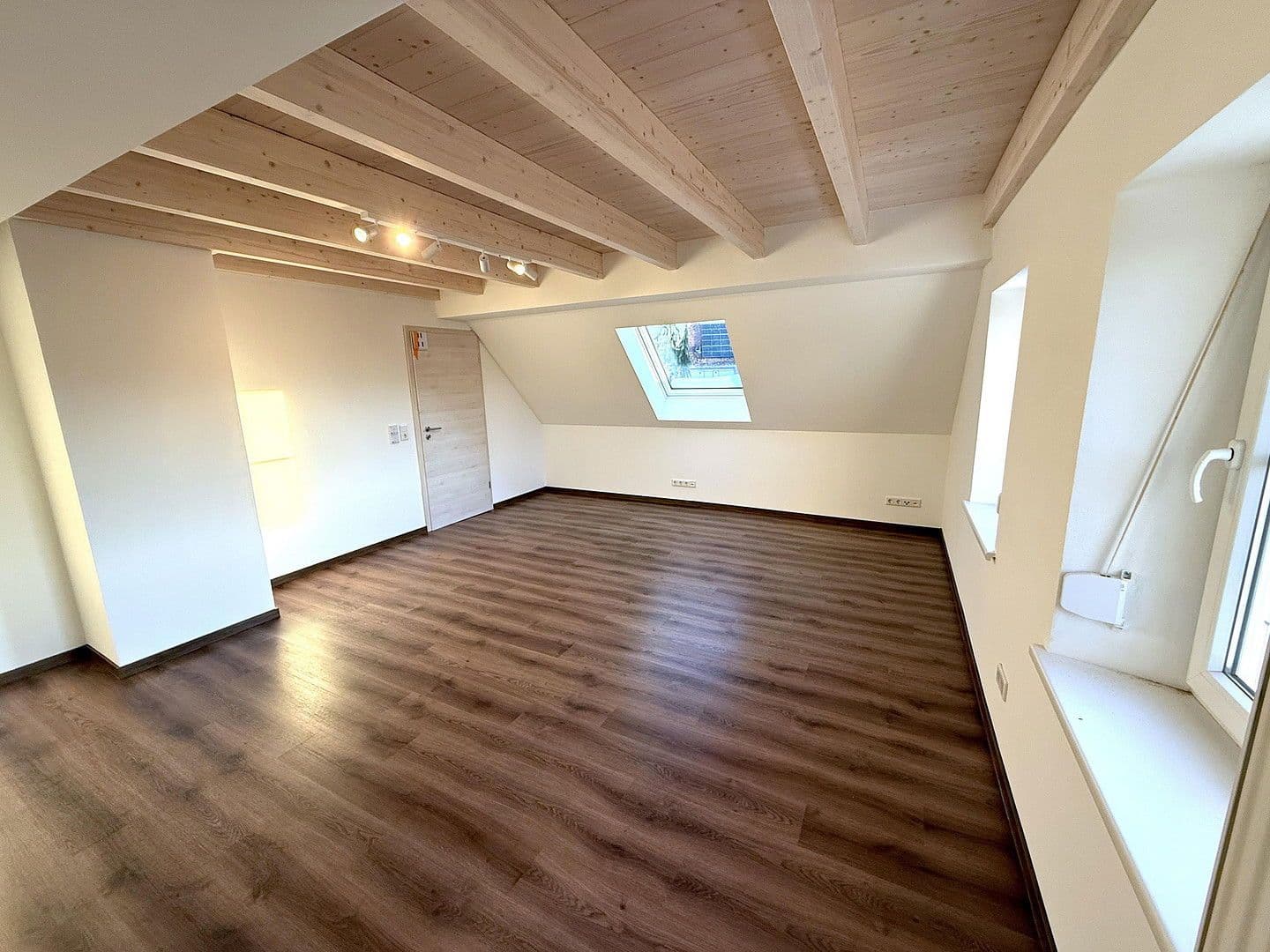 Pronájem bytu 4+1 140 m², Ellingen, Bavorsko Pronájem bytu 4+1 140 m², Ellingen, Bavorsko