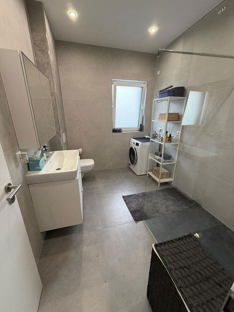 Pronájem bytu 3+kk 85 m², August-Birlenbach-Straße 6, Offenbach am Main, Hessen Pronájem bytu 3+kk 85 m², August-Birlenbach-Straße 6, Offenbach am Main, Hessen