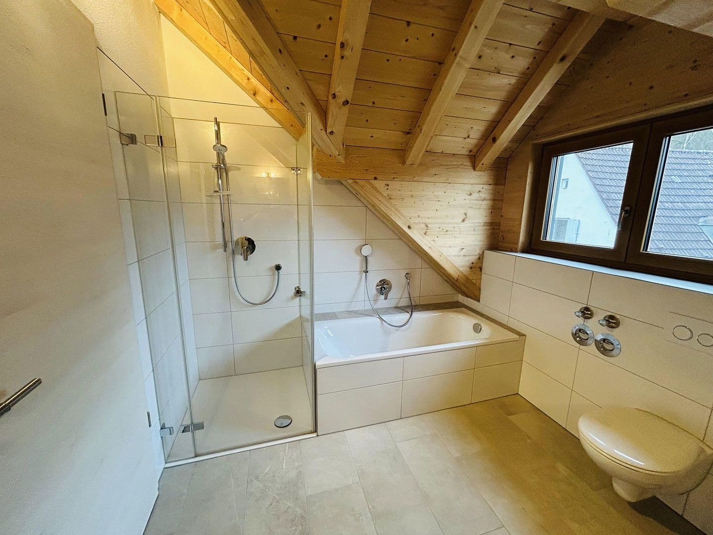 Pronájem bytu 3+1 81 m², Münchner Str. 2, Wolfratshausen, Bavorsko Pronájem bytu 3+1 81 m², Münchner Str. 2, Wolfratshausen, Bavorsko