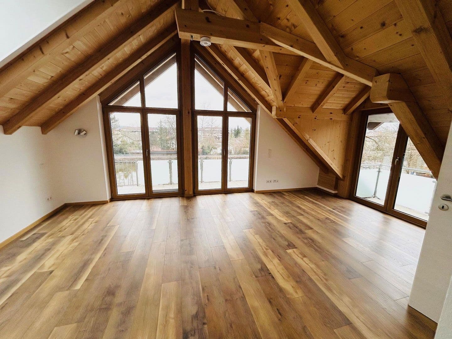 Pronájem bytu 3+1 81 m², Münchner Str. 2, Wolfratshausen, Bavorsko Pronájem bytu 3+1 81 m², Münchner Str. 2, Wolfratshausen, Bavorsko