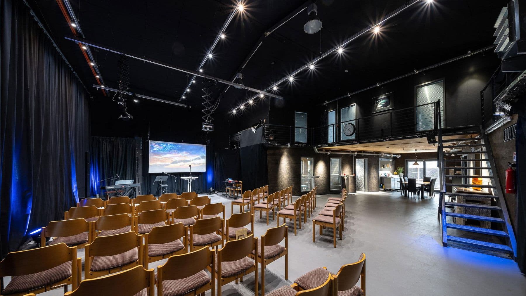 Prodej domu 389 m², pozemek 3.076 m², Daimlerstr. 14, Taunusstein, Hessen Prodej domu 389 m², pozemek 3.076 m², Daimlerstr. 14, Taunusstein, Hessen