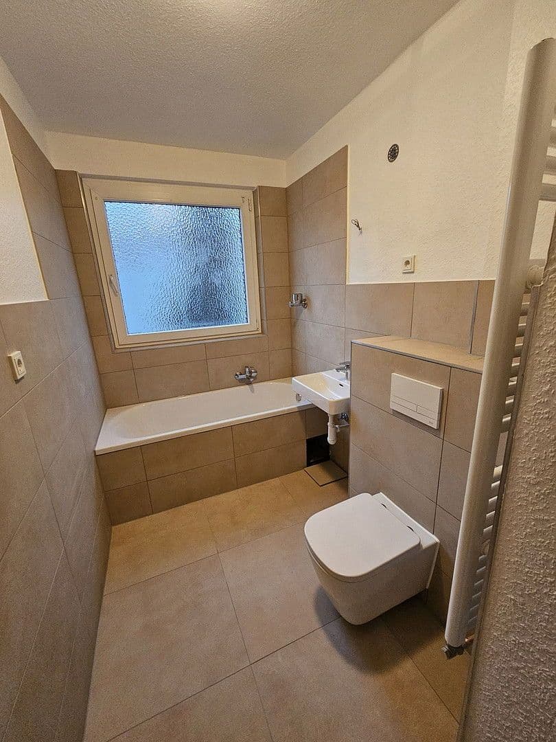 Pronájem bytu 3+1 78 m², Wiesbaden, Hessen Pronájem bytu 3+1 78 m², Wiesbaden, Hessen