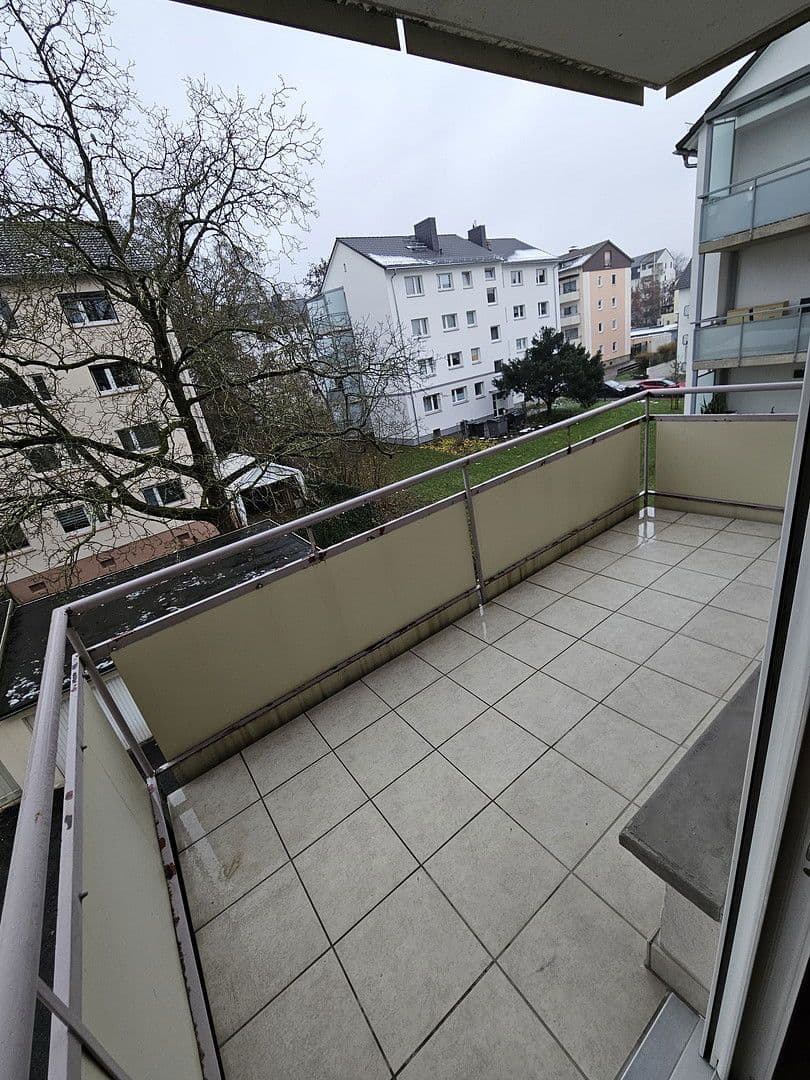 Pronájem bytu 3+1 78 m², Wiesbaden, Hessen Pronájem bytu 3+1 78 m², Wiesbaden, Hessen