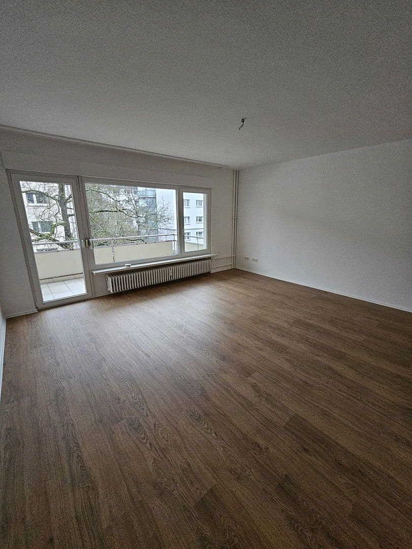 Pronájem bytu 3+1 78 m², Wiesbaden, Hessen Pronájem bytu 3+1 78 m², Wiesbaden, Hessen