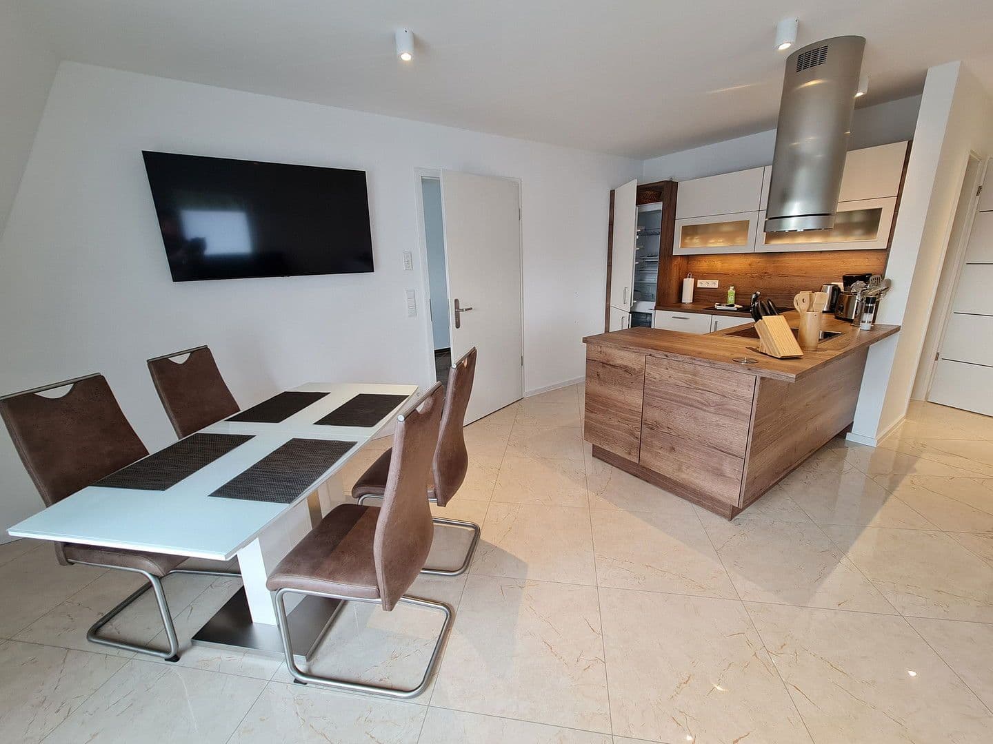 Pronájem bytu 3+1 75 m², Farmersteg 10, Hoppegarten, Braniborsko Pronájem bytu 3+1 75 m², Farmersteg 10, Hoppegarten, Braniborsko