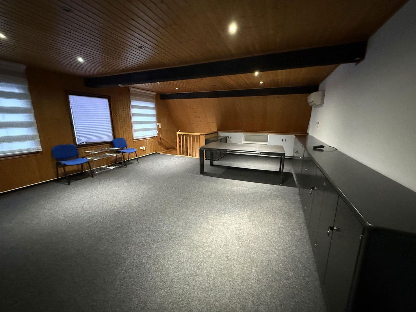 Pronájem kanceláře 90 m², Duisburg, Severní Porýní-Vestfálsko Pronájem kanceláře 90 m², Duisburg, Severní Porýní-Vestfálsko