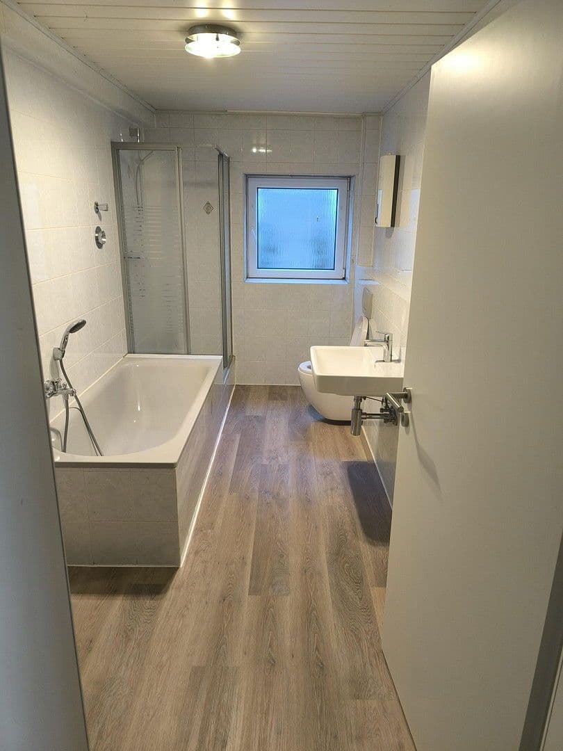 Pronájem bytu 3+1 95 m², Rheinbach, Severní Porýní-Vestfálsko Pronájem bytu 3+1 95 m², Rheinbach, Severní Porýní-Vestfálsko