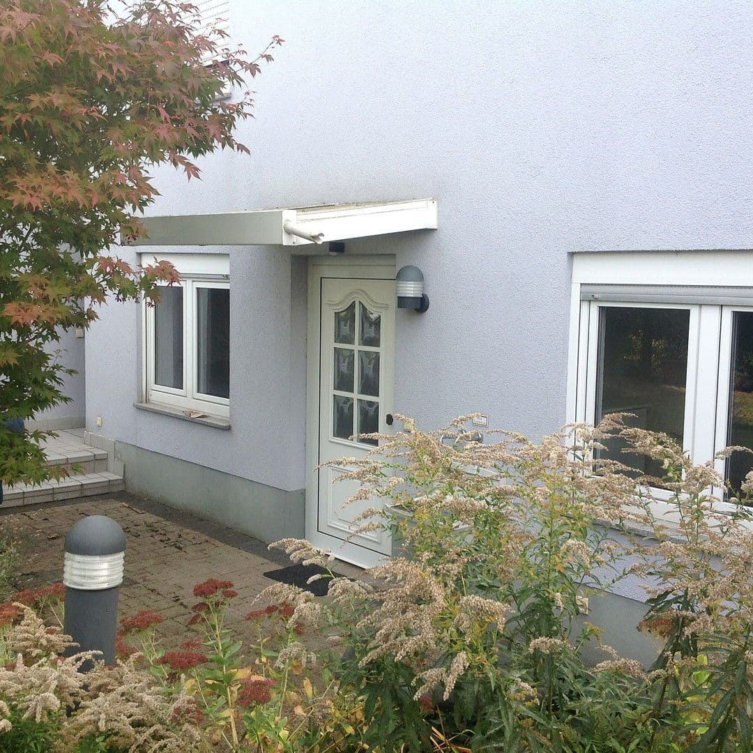 Pronájem bytu 2+1 65 m², Weinheim, Bádensko-Württembersko Pronájem bytu 2+1 65 m², Weinheim, Bádensko-Württembersko