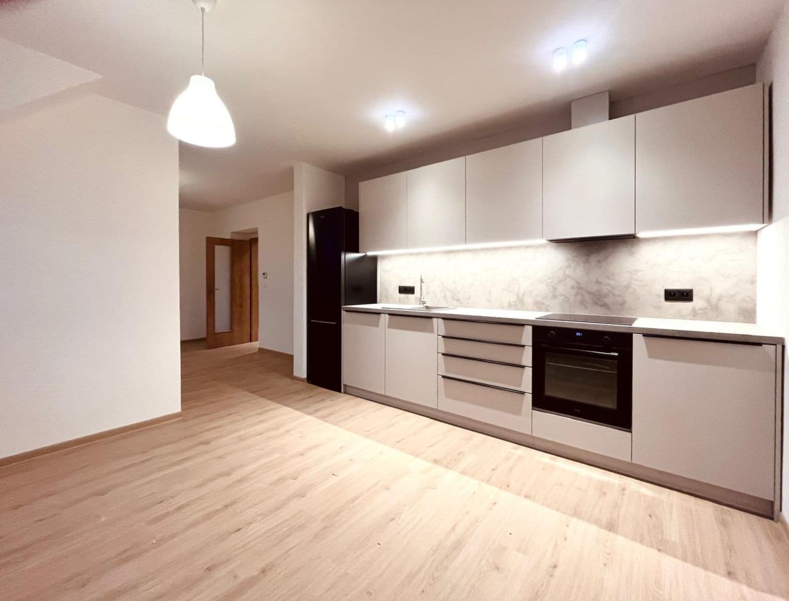 Pronájem bytu 2+1 63 m², Jugoslávských partyzánů, Praha, Praha Pronájem bytu 2+1 63 m², Jugoslávských partyzánů, Praha, Praha