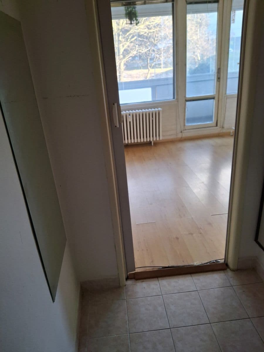 Pronájem bytu 1+kk 34 m², Hlivická, Praha, Praha Pronájem bytu 1+kk 34 m², Hlivická, Praha, Praha