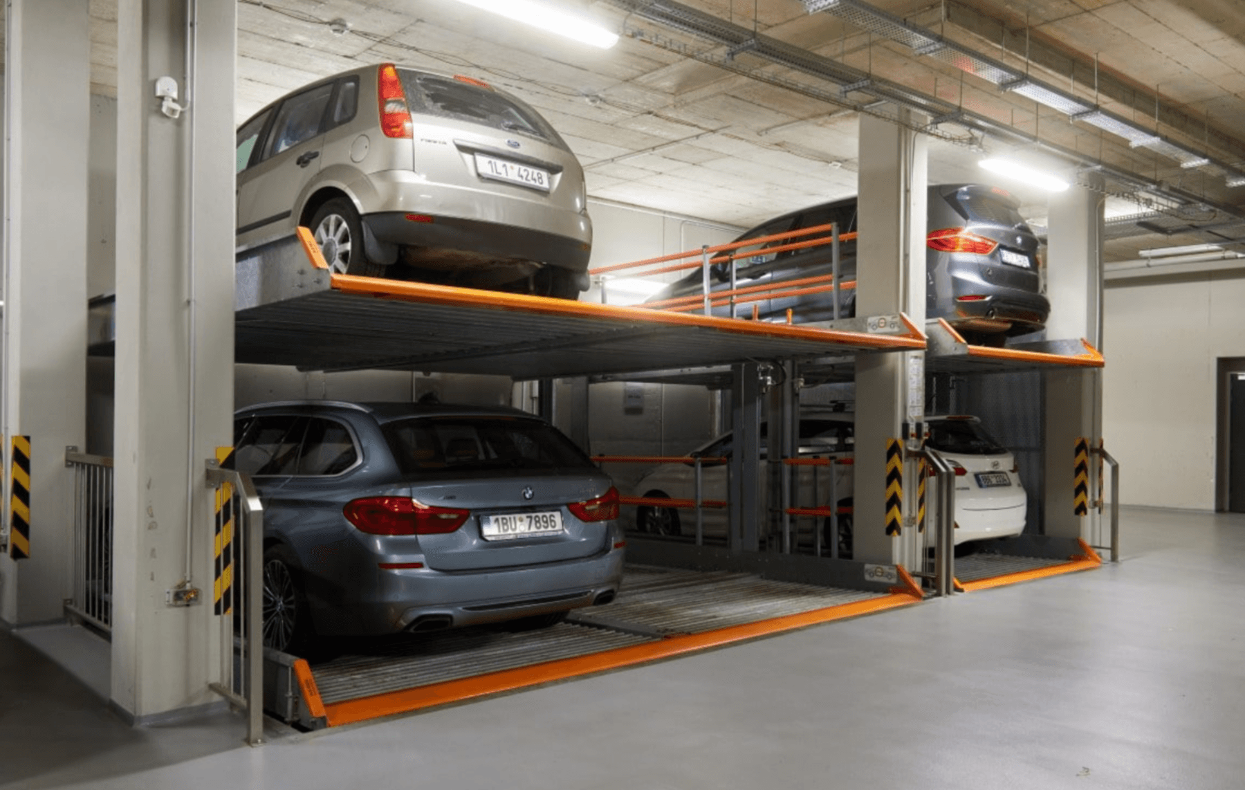 Pronájem garáže 13 m², Brno, Jihomoravský kraj Pronájem garáže 13 m², Brno, Jihomoravský kraj