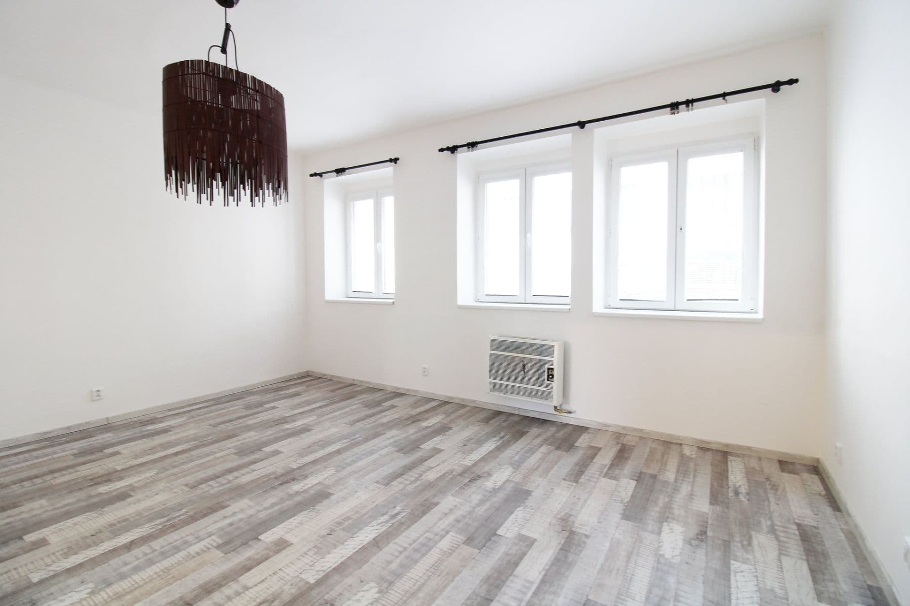 Pronájem bytu 2+kk 45 m², Donská, Praha, Praha Pronájem bytu 2+kk 45 m², Donská, Praha, Praha