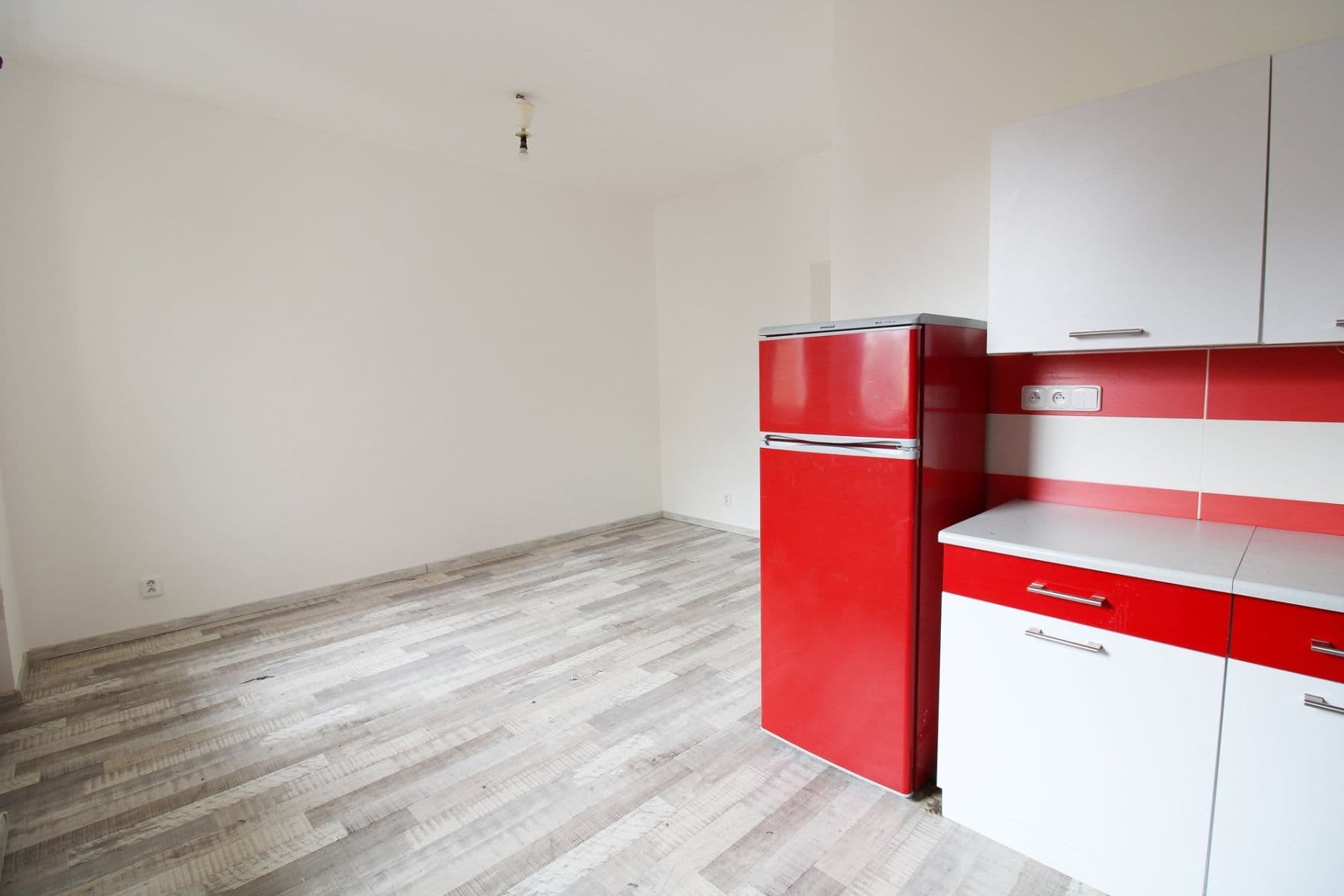 Pronájem bytu 2+kk 45 m², Donská, Praha, Praha Pronájem bytu 2+kk 45 m², Donská, Praha, Praha