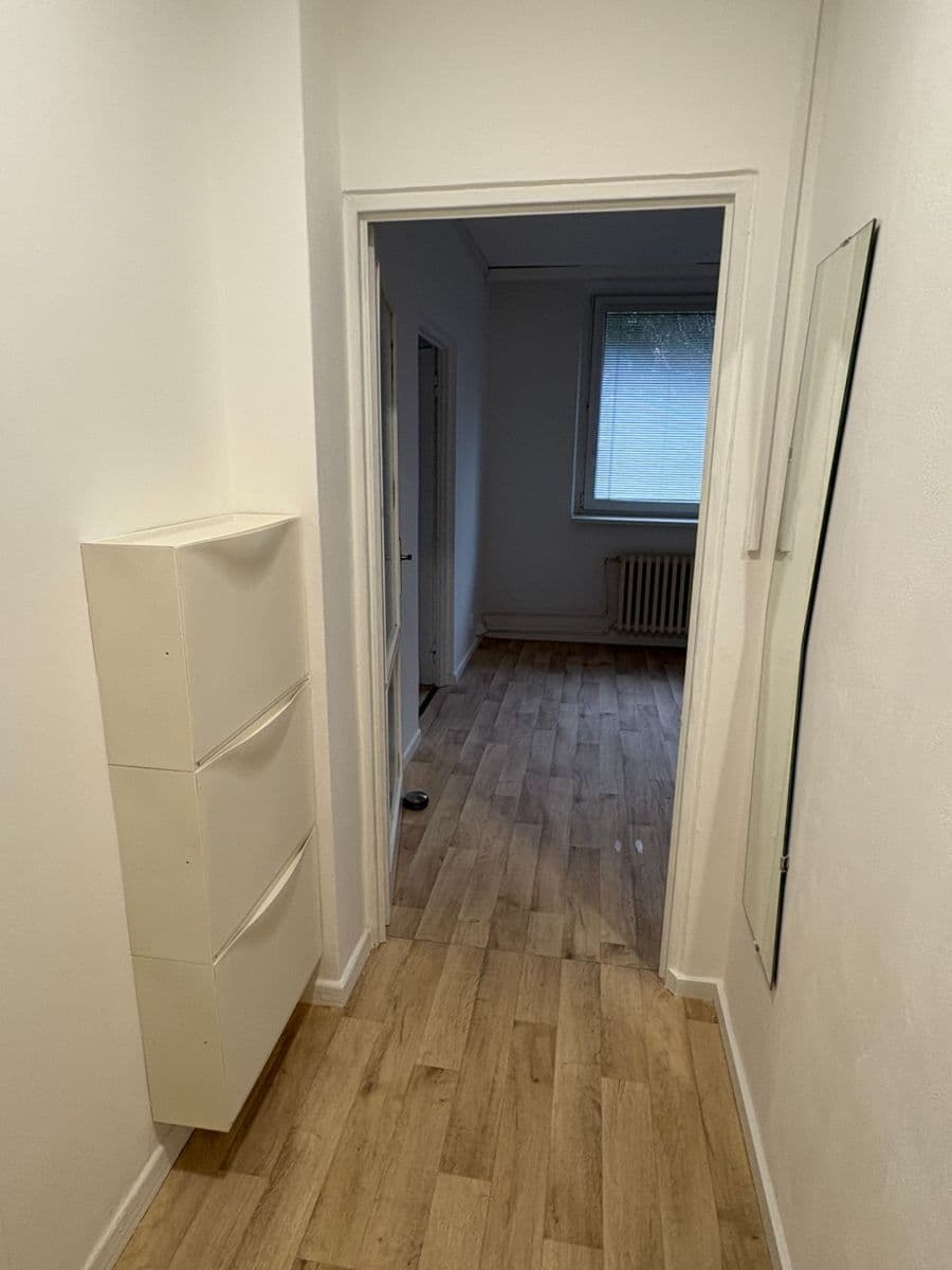Pronájem bytu 1+1 35 m², 2. května, Zlín, Zlínský kraj Pronájem bytu 1+1 35 m², 2. května, Zlín, Zlínský kraj