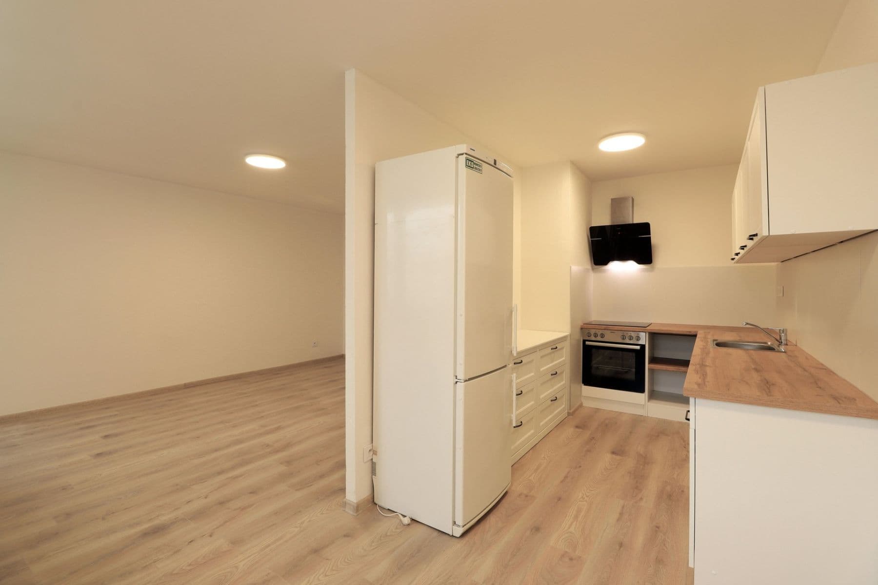 Pronájem bytu 3+kk 72 m², Borovanského, Praha, Praha Pronájem bytu 3+kk 72 m², Borovanského, Praha, Praha