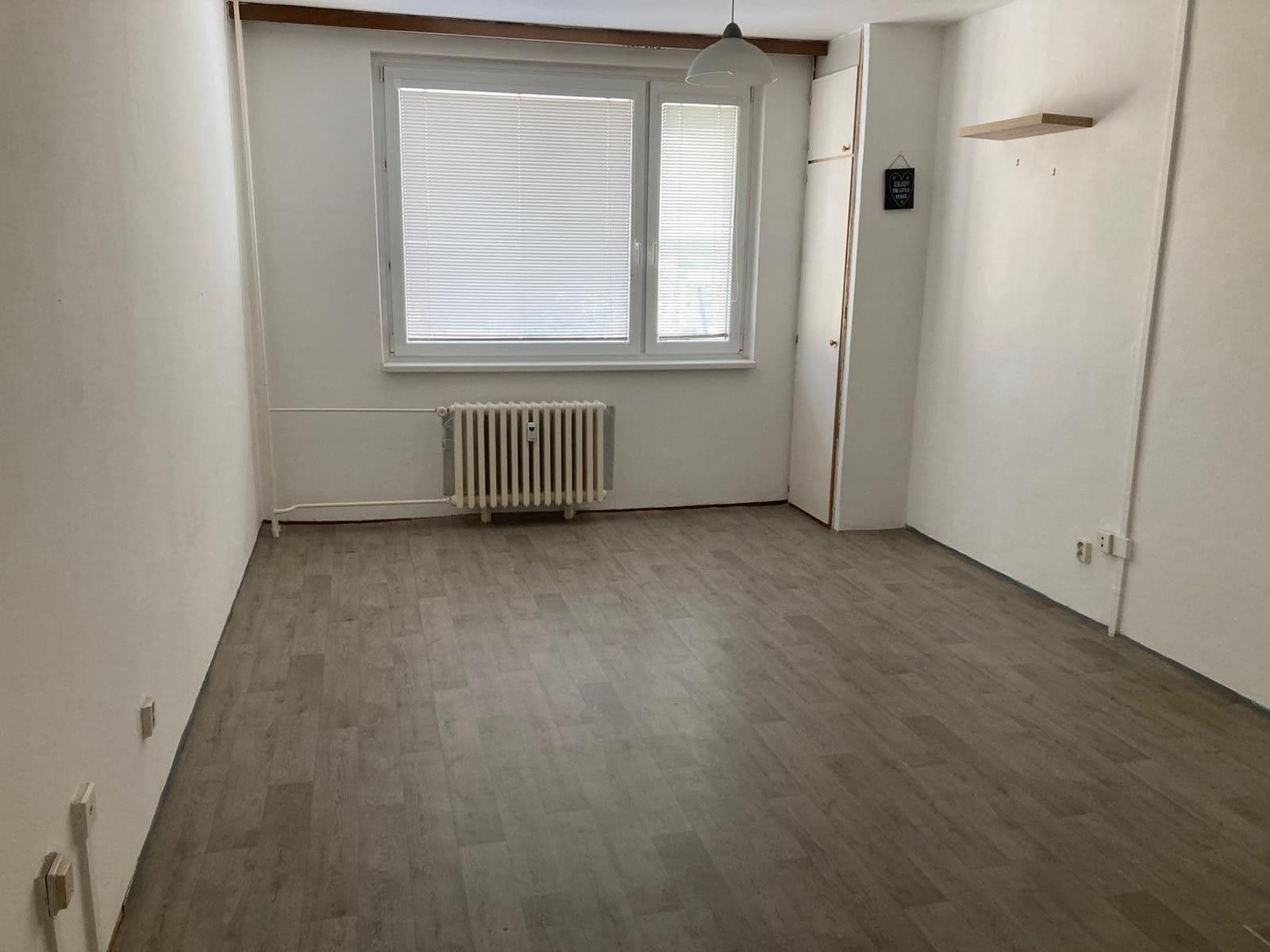 Pronájem bytu 2+kk 48 m², třída Edvarda Beneše, Hradec Králové, Královéhradecký kraj Pronájem bytu 2+kk 48 m², třída Edvarda Beneše, Hradec Králové, Královéhradecký kraj
