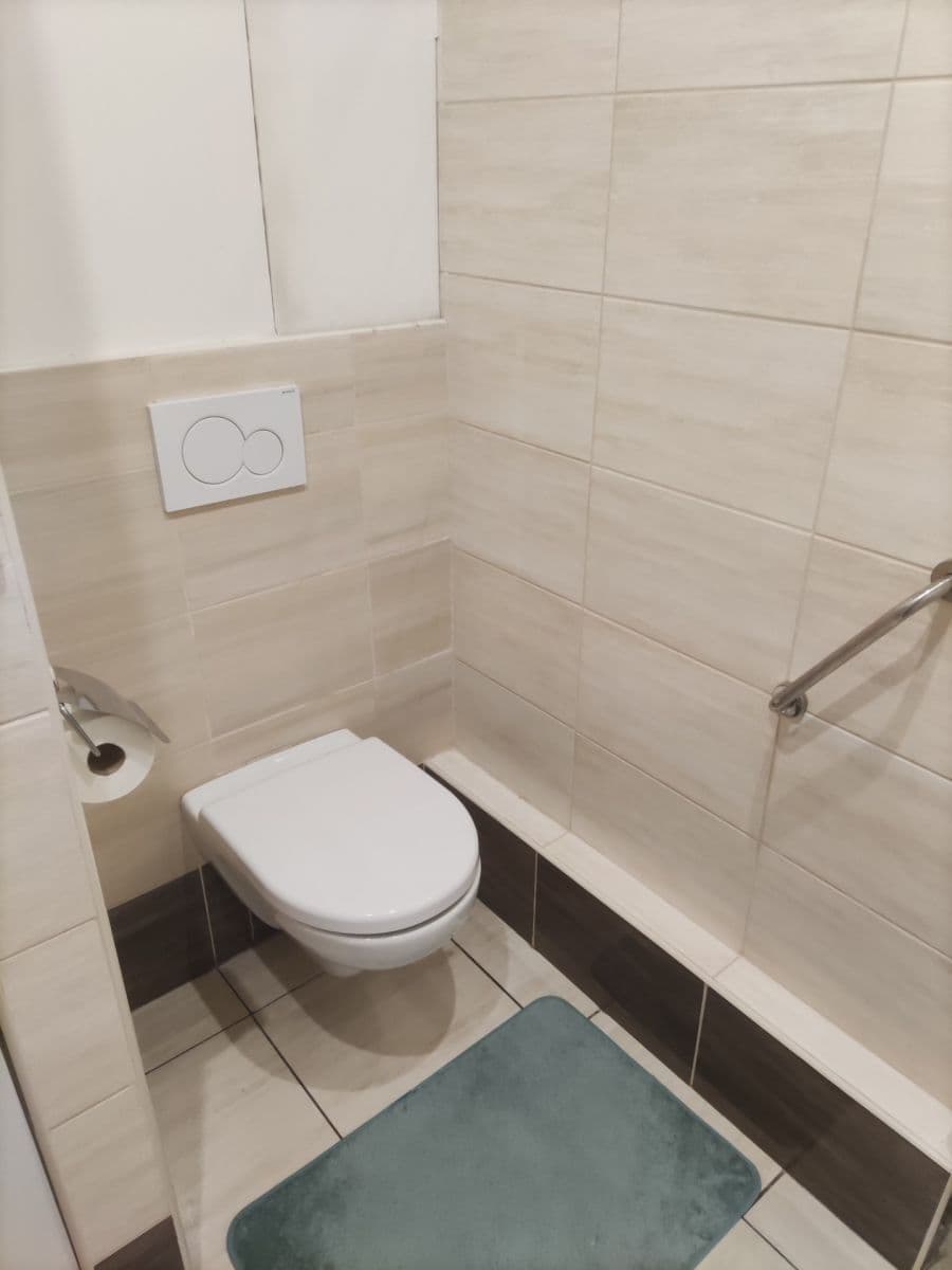 Pronájem bytu 2+kk 48 m², třída Edvarda Beneše, Hradec Králové, Královéhradecký kraj Pronájem bytu 2+kk 48 m², třída Edvarda Beneše, Hradec Králové, Královéhradecký kraj