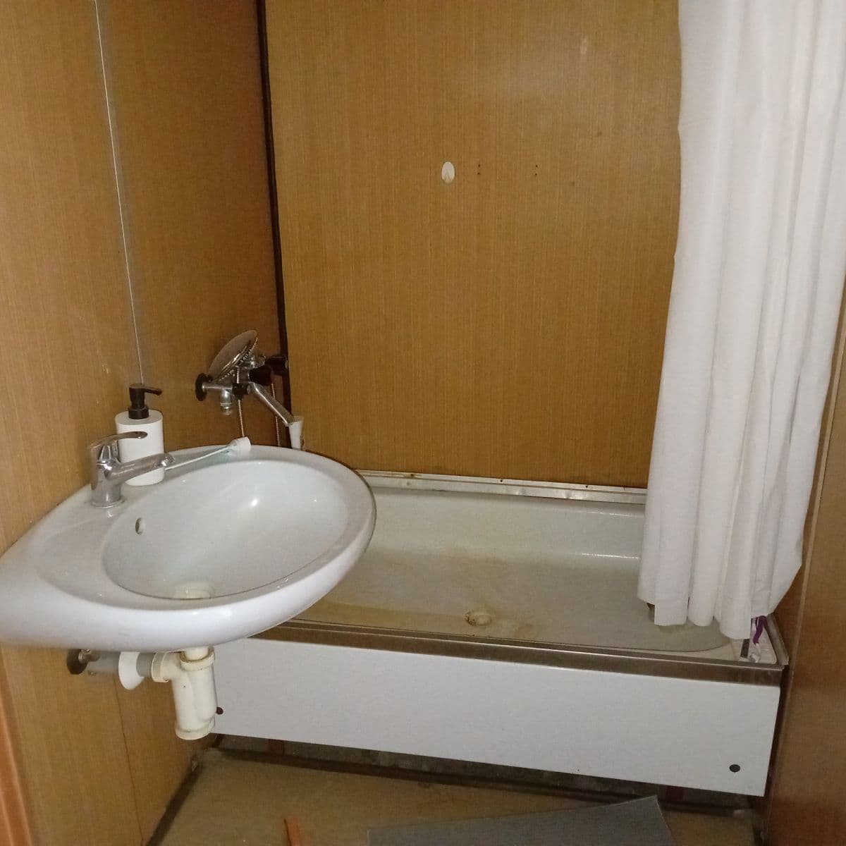 Pronájem nebytového prostoru 101 m², Českobratrská, Praha, Praha Pronájem nebytového prostoru 101 m², Českobratrská, Praha, Praha