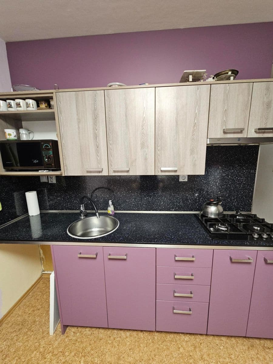 Pronájem bytu 3+1 71 m², Březhradská, Hradec Králové, Královéhradecký kraj Pronájem bytu 3+1 71 m², Březhradská, Hradec Králové, Královéhradecký kraj