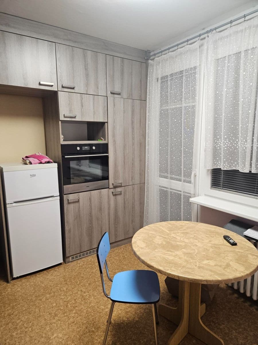 Pronájem bytu 3+1 71 m², Březhradská, Hradec Králové, Královéhradecký kraj Pronájem bytu 3+1 71 m², Březhradská, Hradec Králové, Královéhradecký kraj