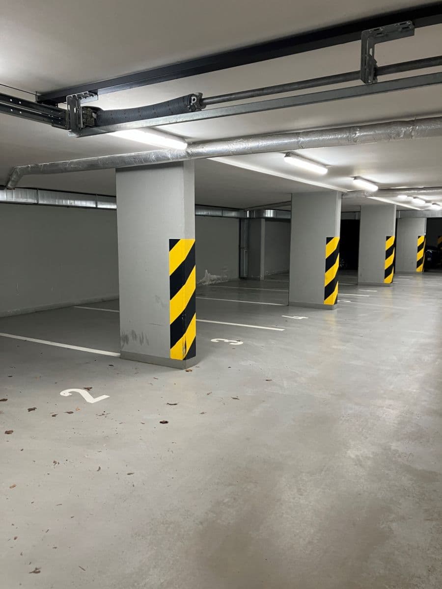 Pronájem garáže 13 m², Tigridova, Praha, Praha Pronájem garáže 13 m², Tigridova, Praha, Praha