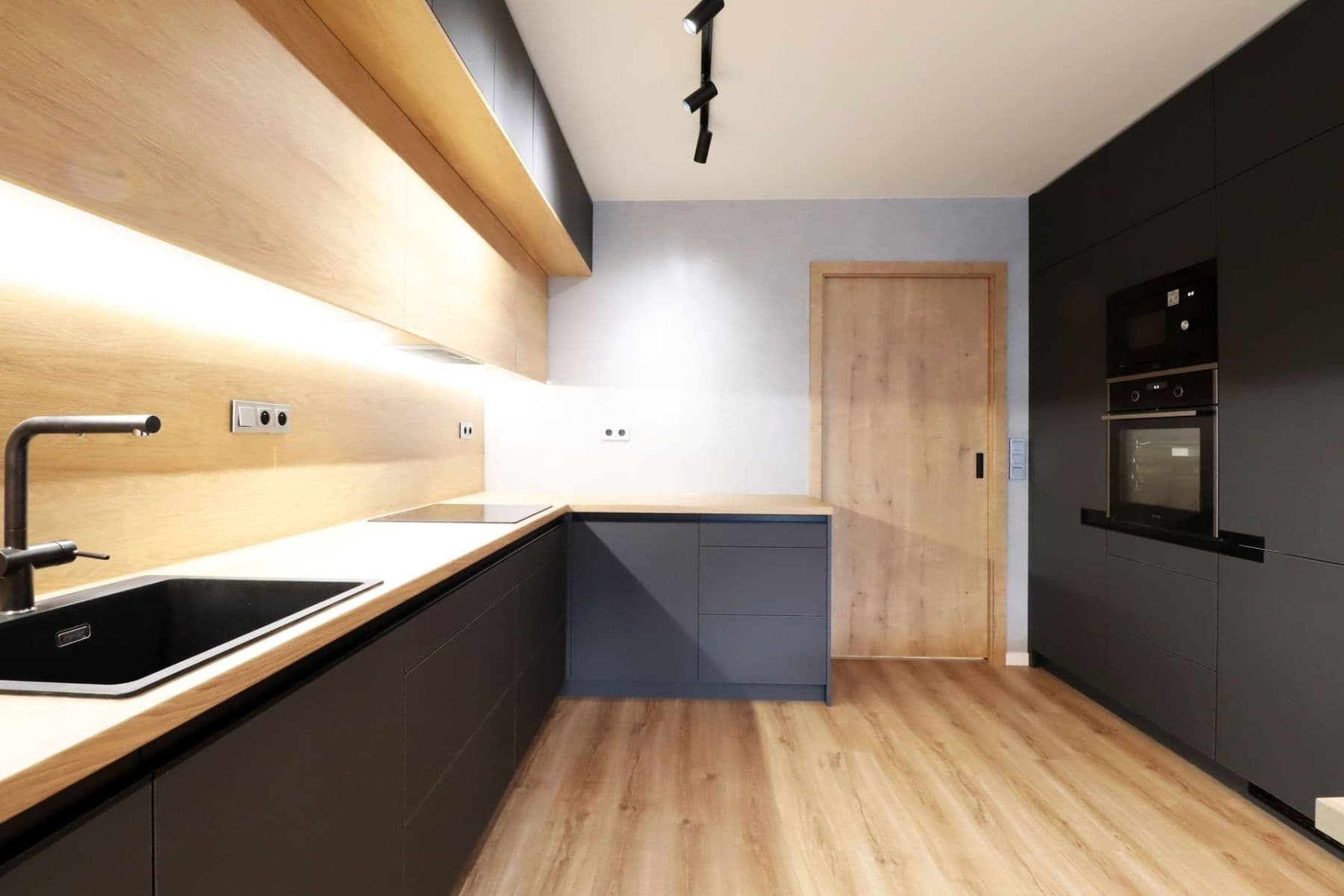 Pronájem bytu 4+kk 82 m², Hněvkovského, Praha, Praha Pronájem bytu 4+kk 82 m², Hněvkovského, Praha, Praha